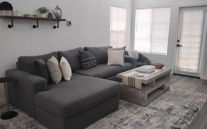Living room left square and clear at the end of a Desert Elite visit
